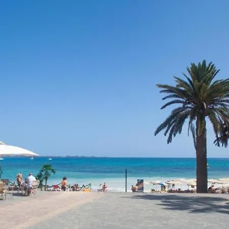 Hoplaco Apartament, Almost On The *